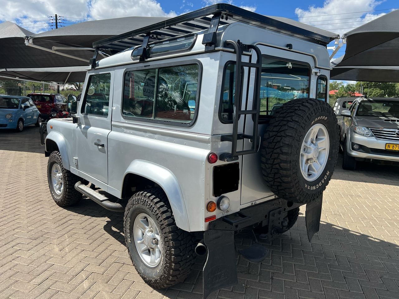 2008 Land Rover Defender photo 3