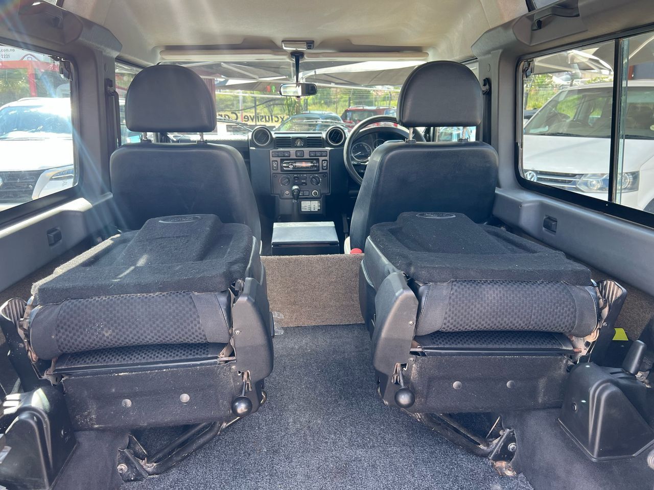 2008 Land Rover Defender photo 6