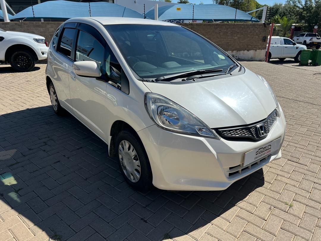 2013 Honda FIT photo 1