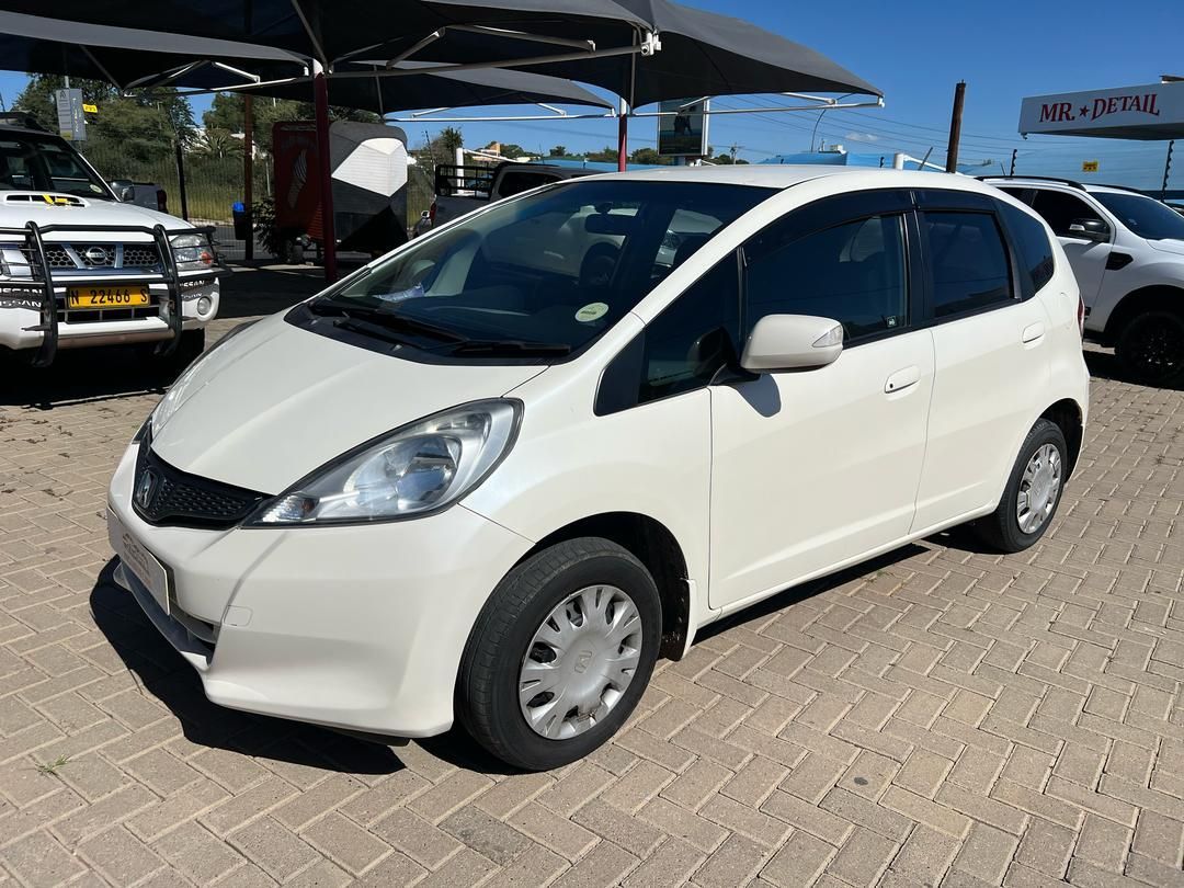 2013 Honda FIT photo 4