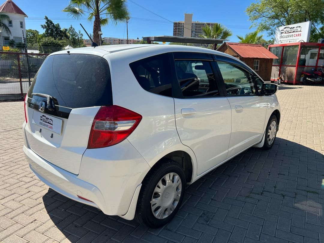 2013 Honda FIT photo 5