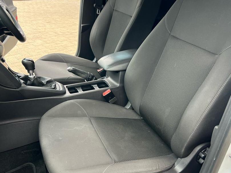 2015 Ford Focus photo 12