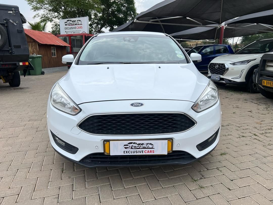 2015 Ford Focus photo 2