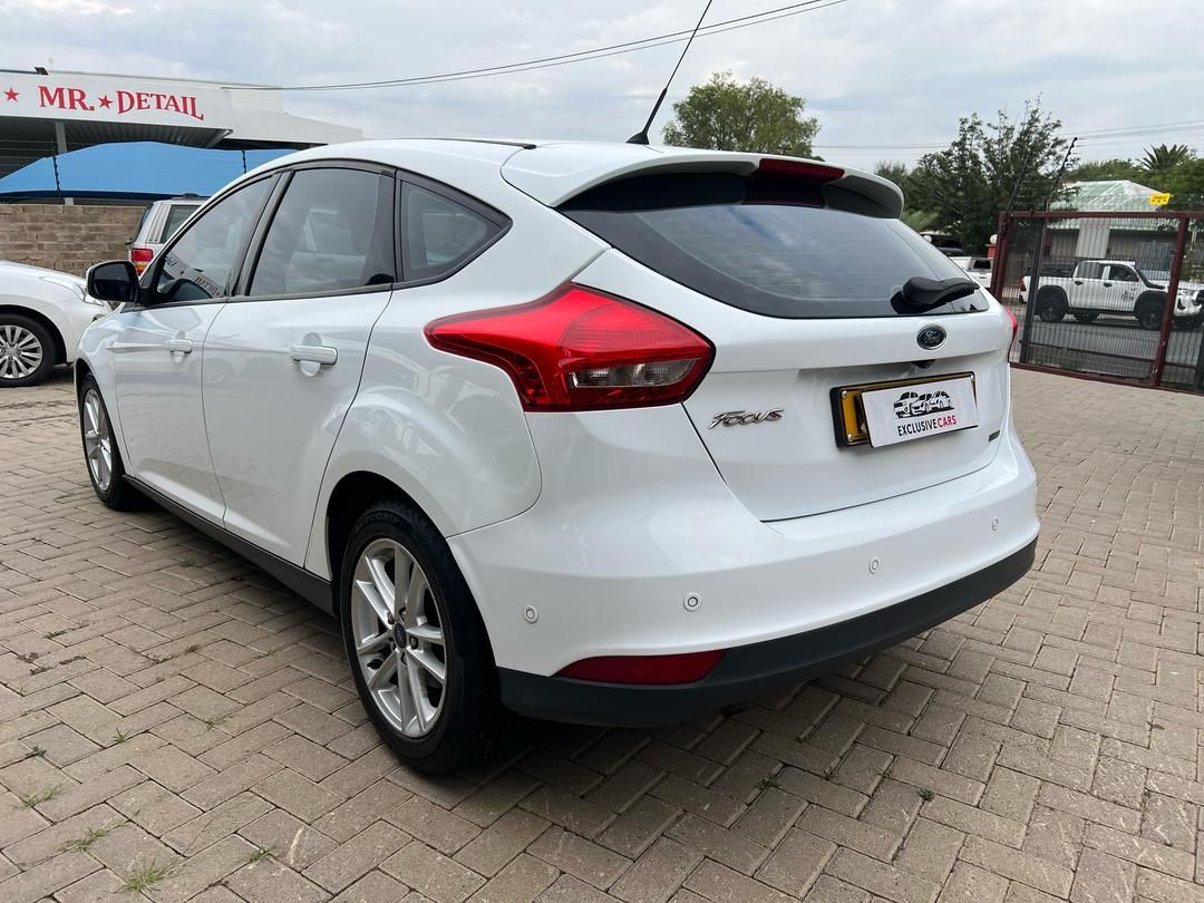2015 Ford Focus photo 4