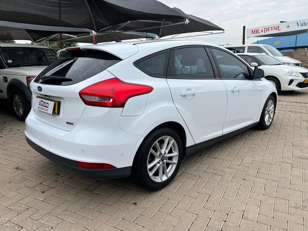 2015 Ford Focus photo 6