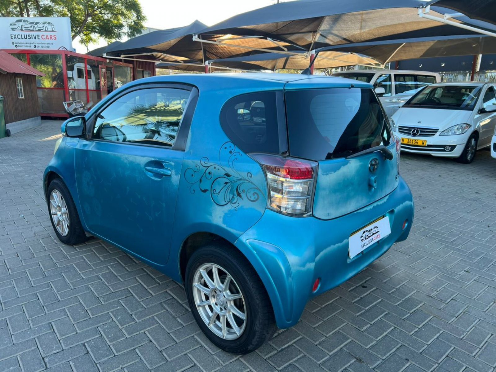 2010 Toyota IQ photo 4