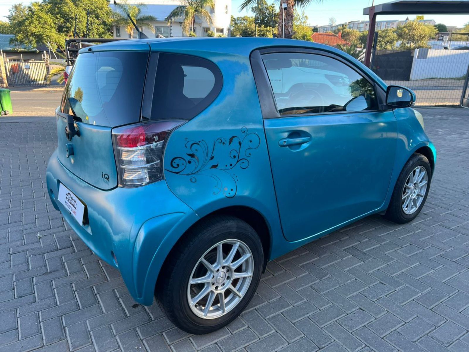 2010 Toyota IQ photo 5
