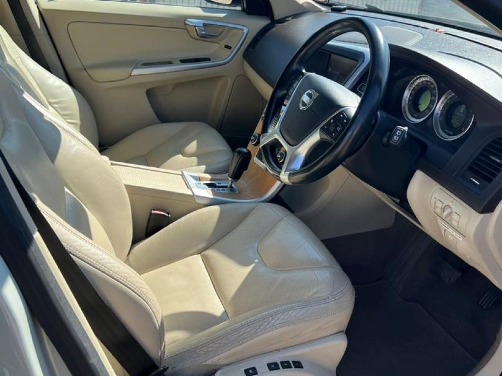 2011 Volvo XC60 T5 photo 8