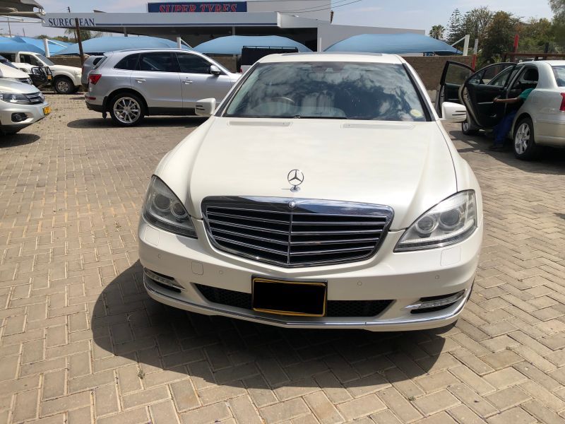 2010 Mercedes-Benz S Class photo 2