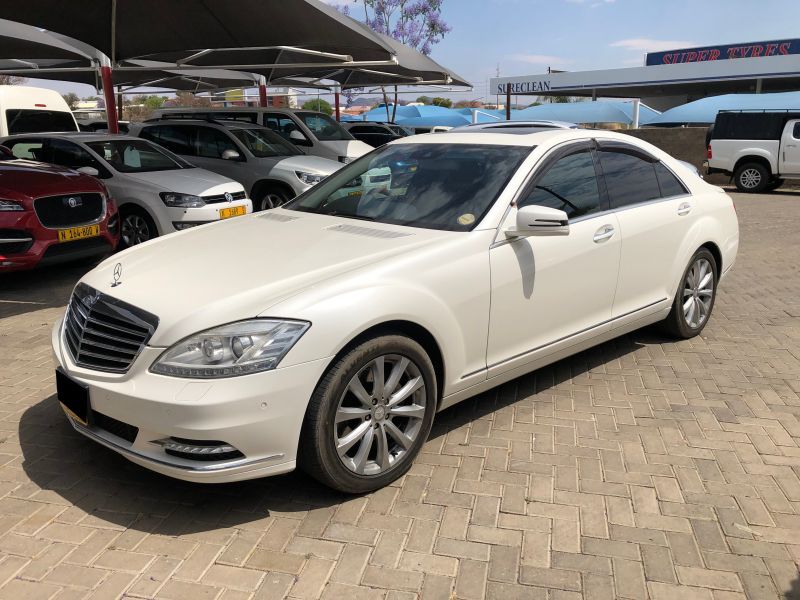 2010 Mercedes-Benz S Class photo 3