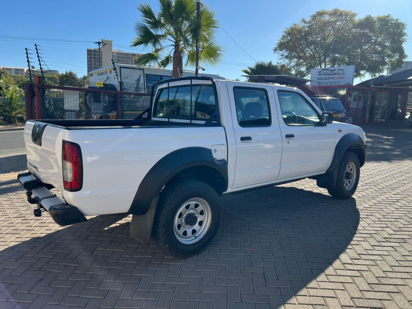 2021 Nissan NP300 photo 3