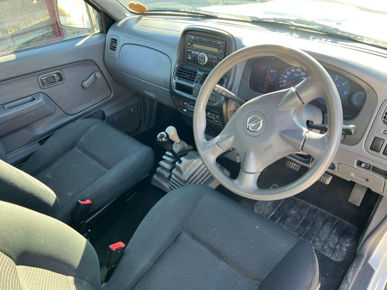2021 Nissan NP300 photo 6