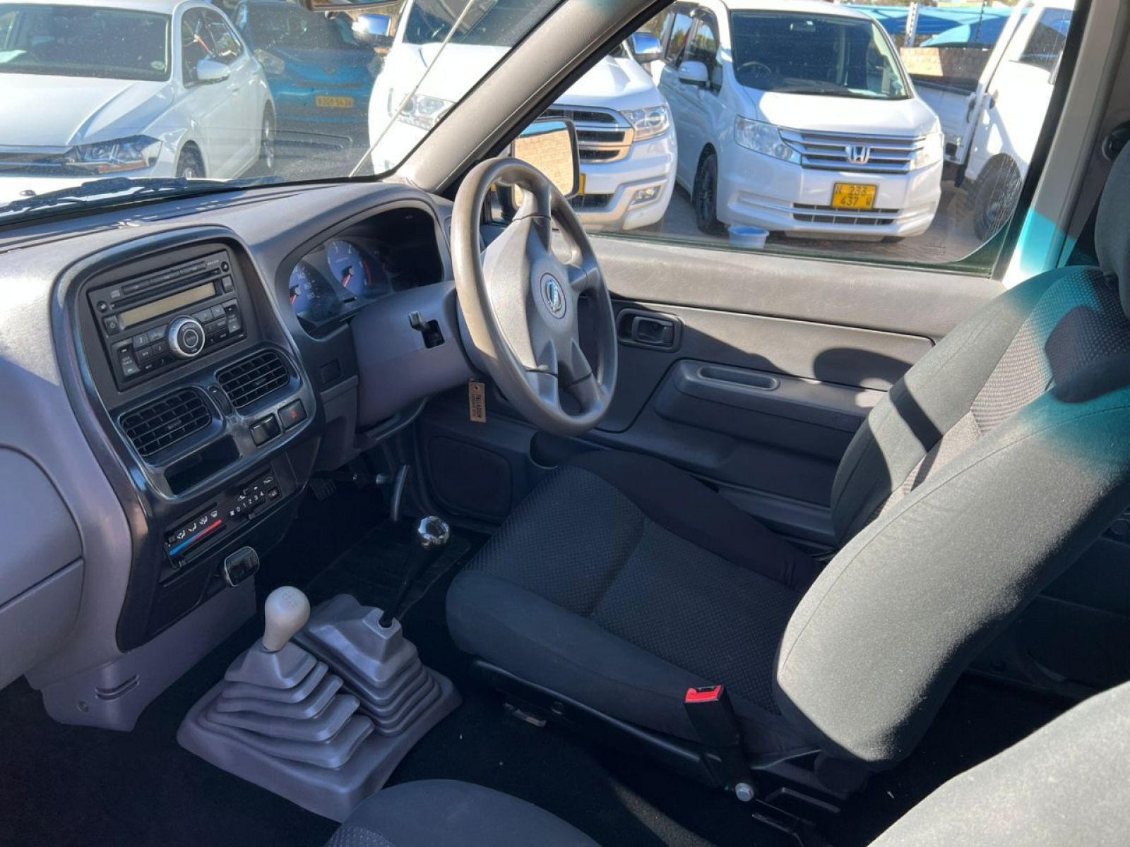 2021 Nissan NP300 photo 7