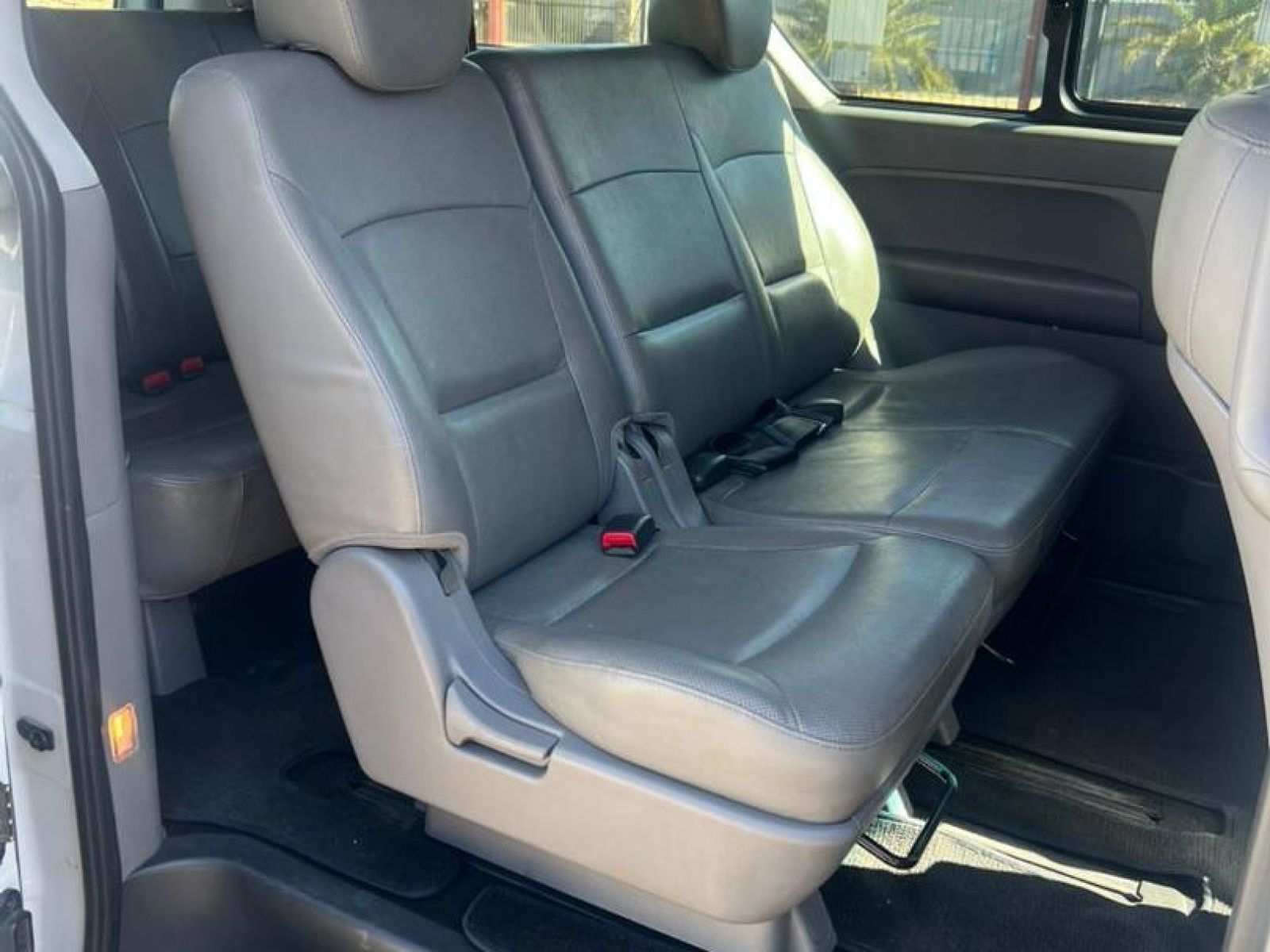 2016 Hyundai H1 photo 9