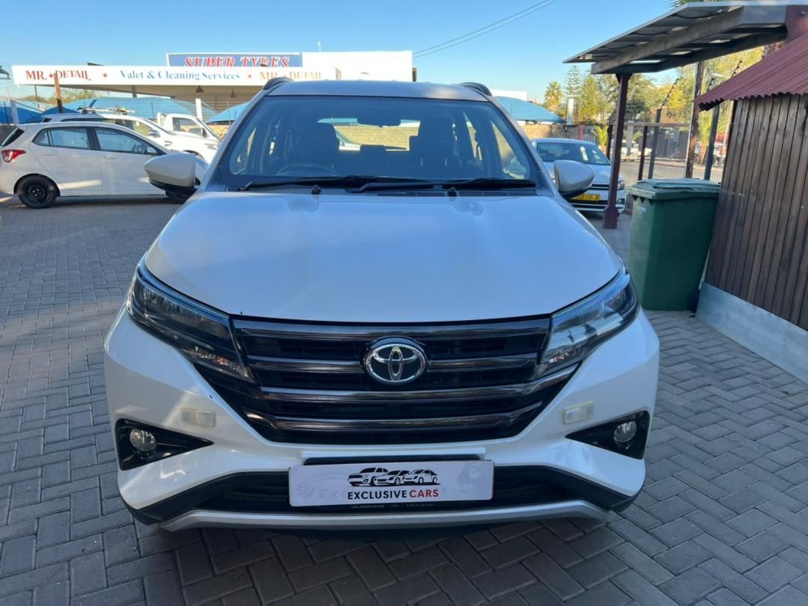 2018 Toyota Rush photo 3