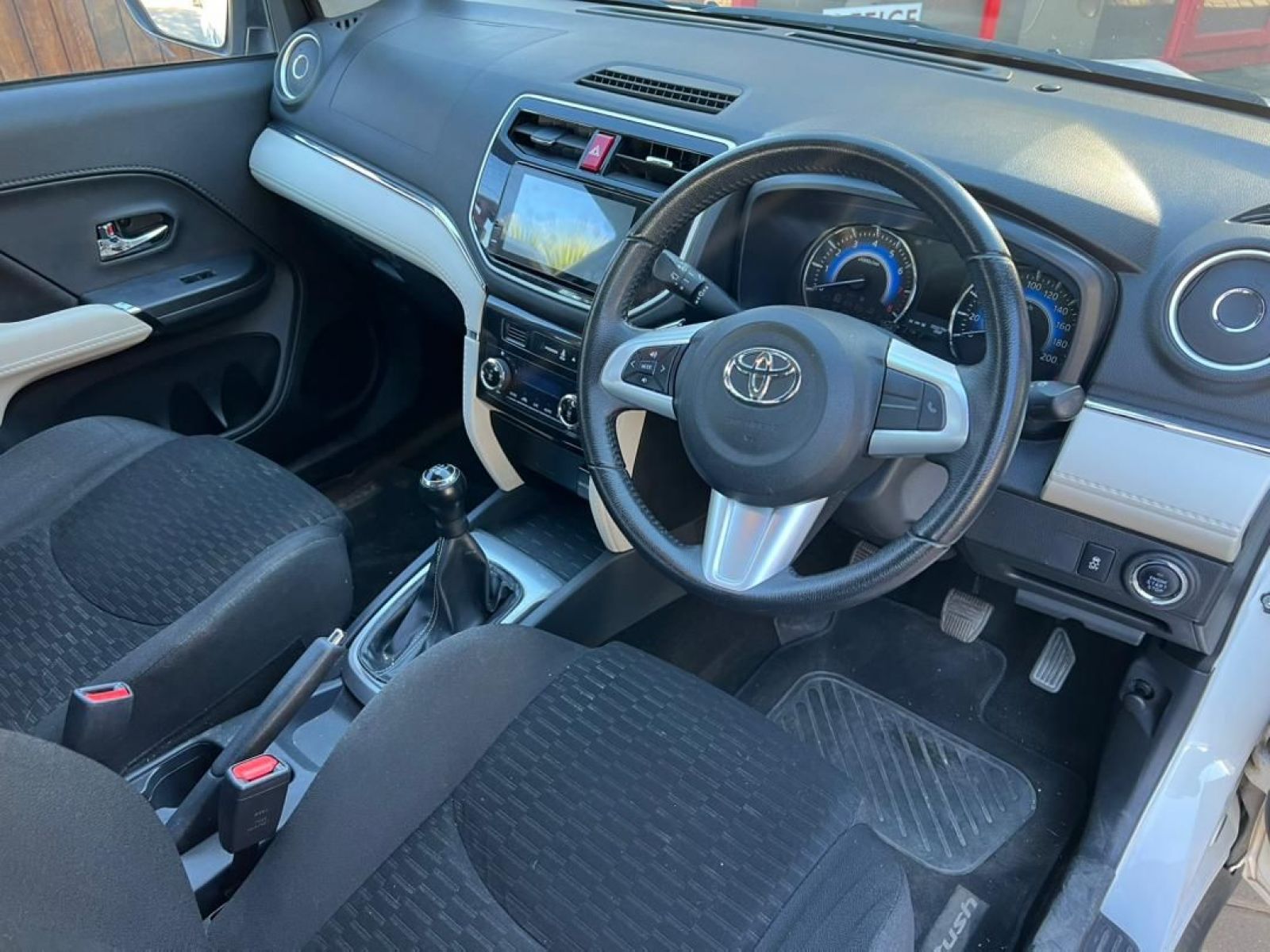 2018 Toyota Rush photo 7