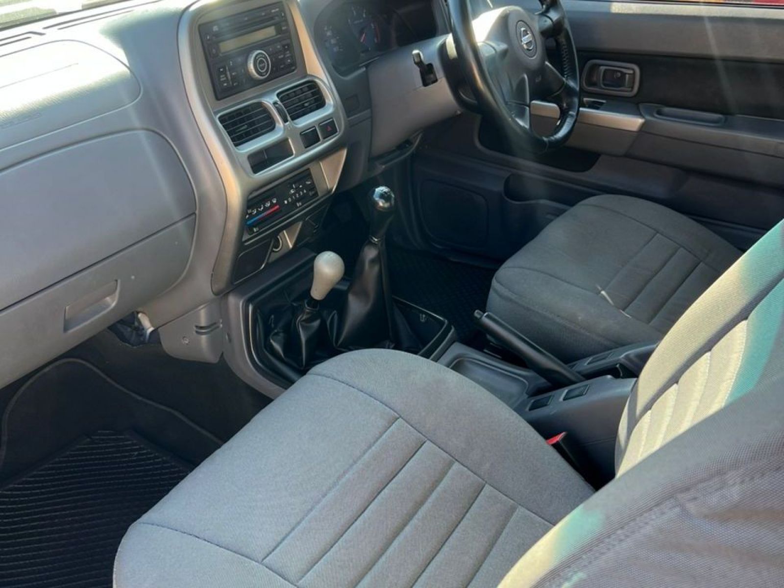 2018 Nissan NP300 photo 13
