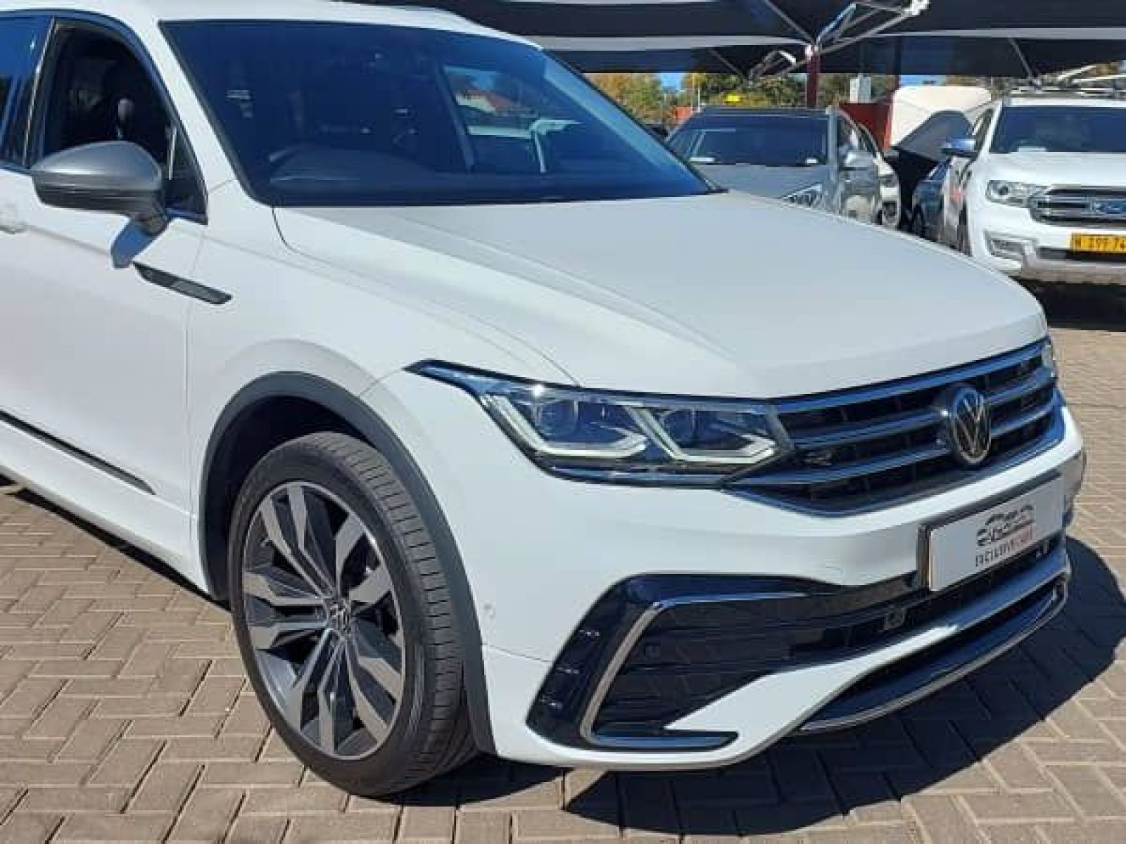 2023 Volkswagen Tiguan photo 1