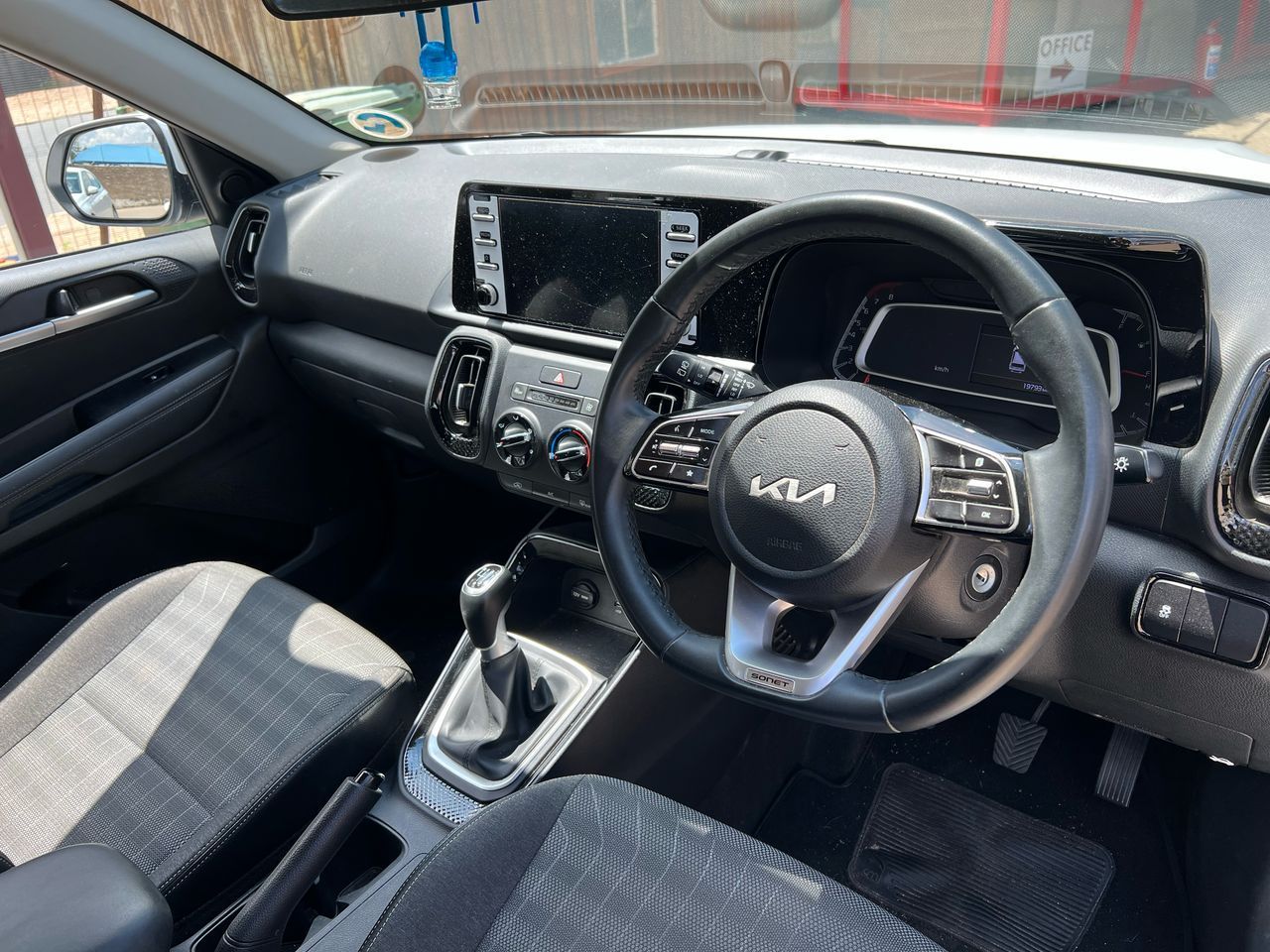 2023 Kia Sonet photo 7