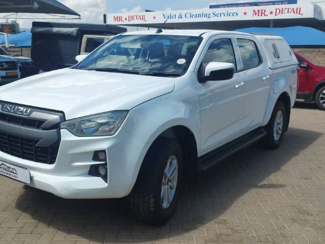 2022 Isuzu D-MAX photo 2