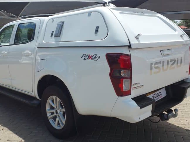 2022 Isuzu D-MAX photo 3