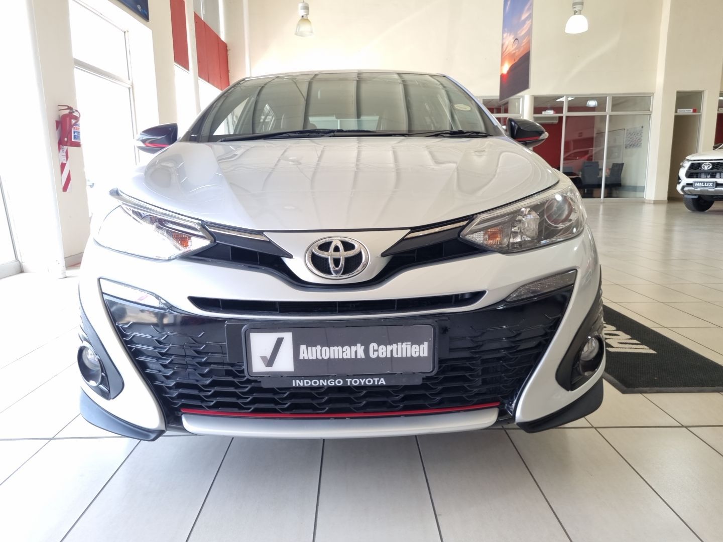2020 Toyota Yaris photo 2
