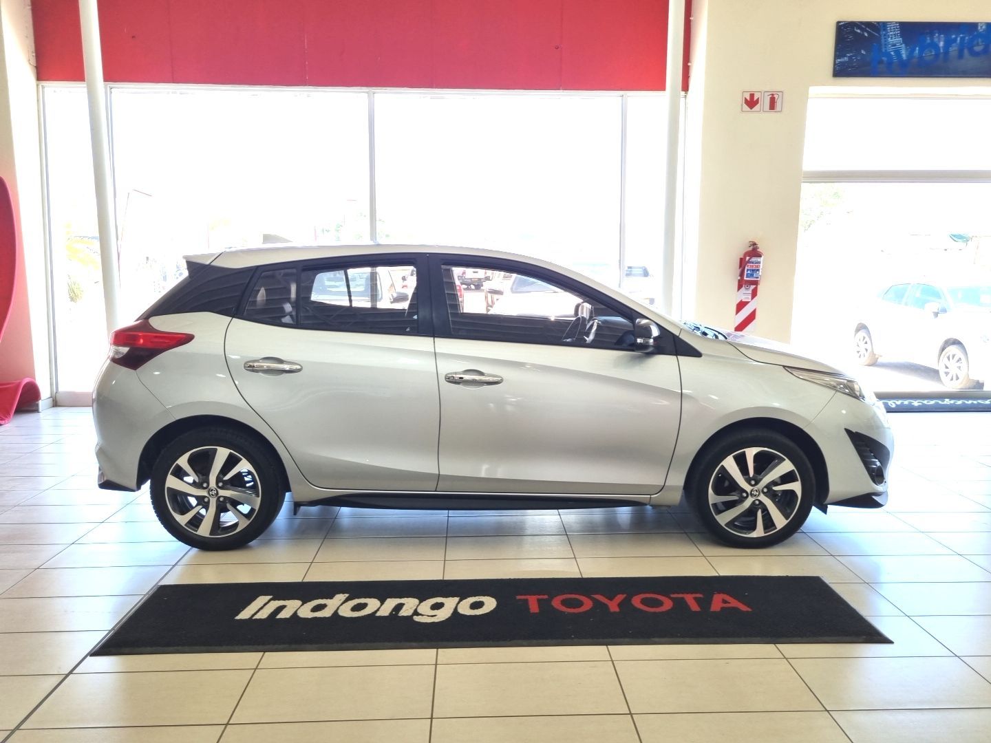 2020 Toyota Yaris photo 3