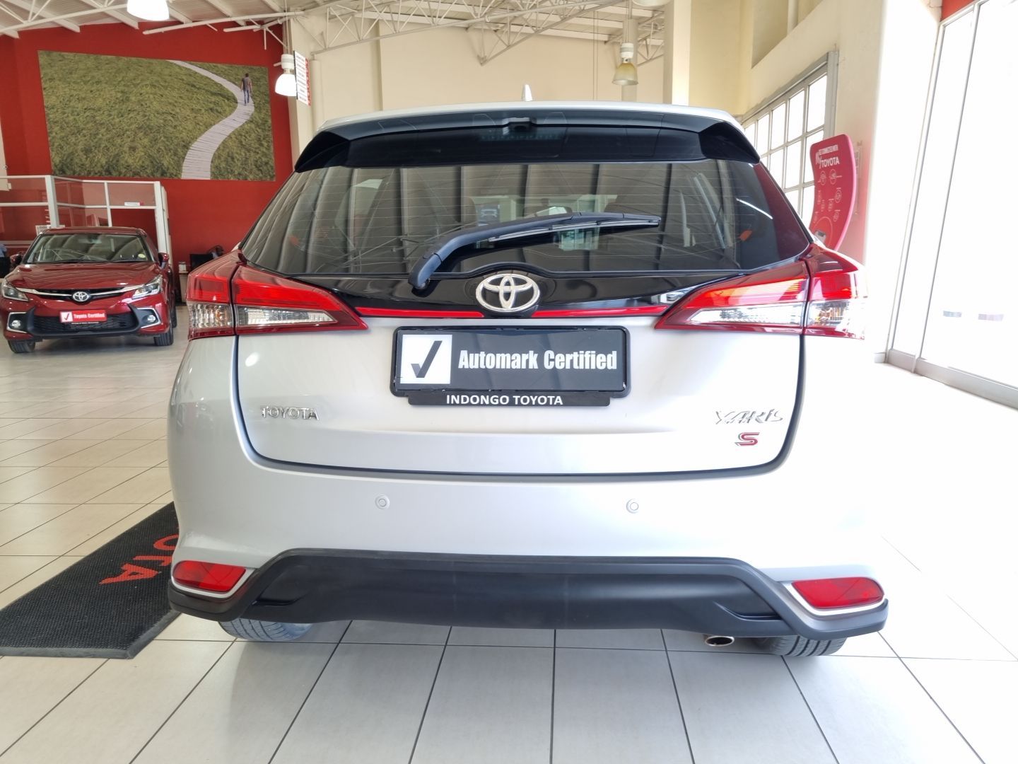 2020 Toyota Yaris photo 5