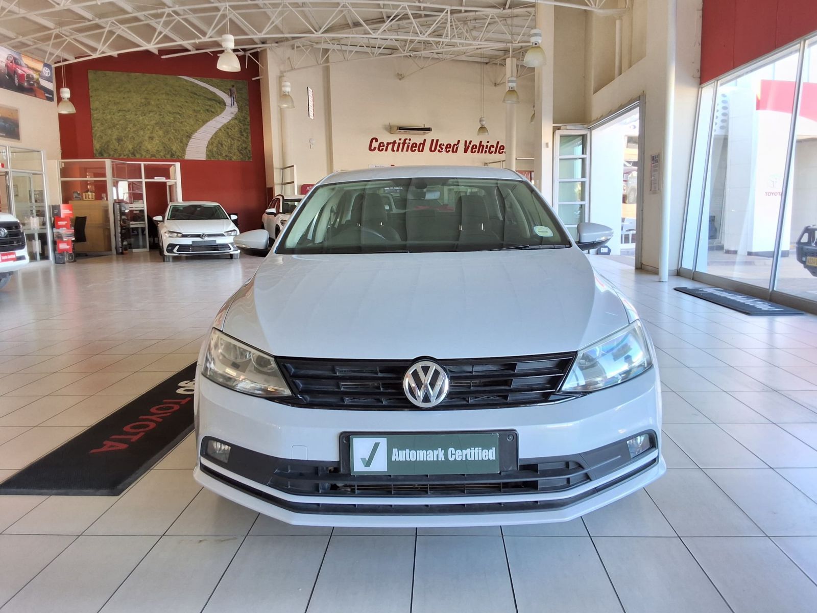 2017 Volkswagen Jetta photo 2
