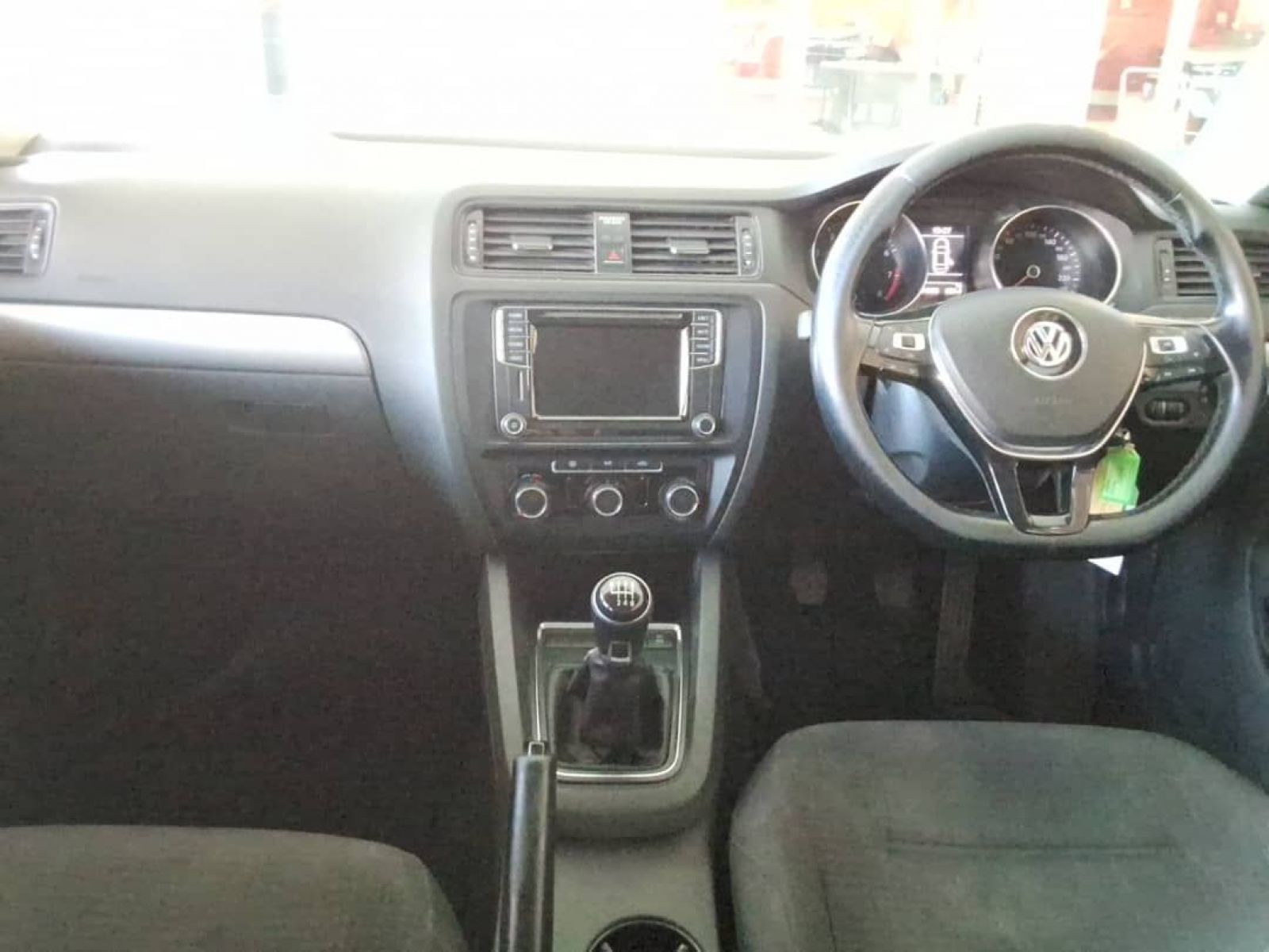 2017 Volkswagen Jetta photo 5