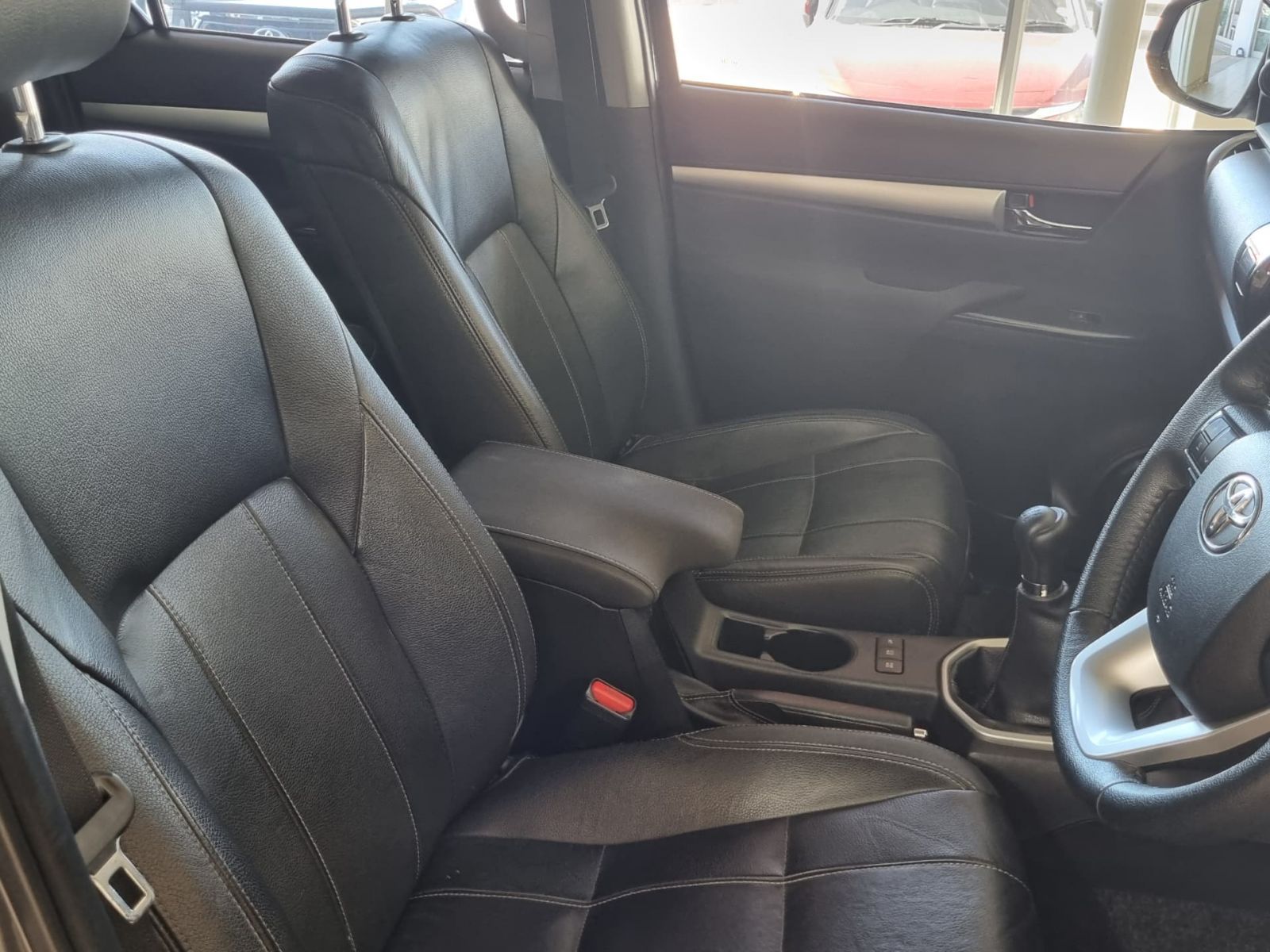 2016 Toyota Hilux photo 6