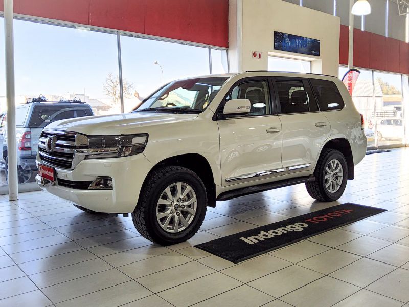 2020 Toyota Land Cruiser photo 2