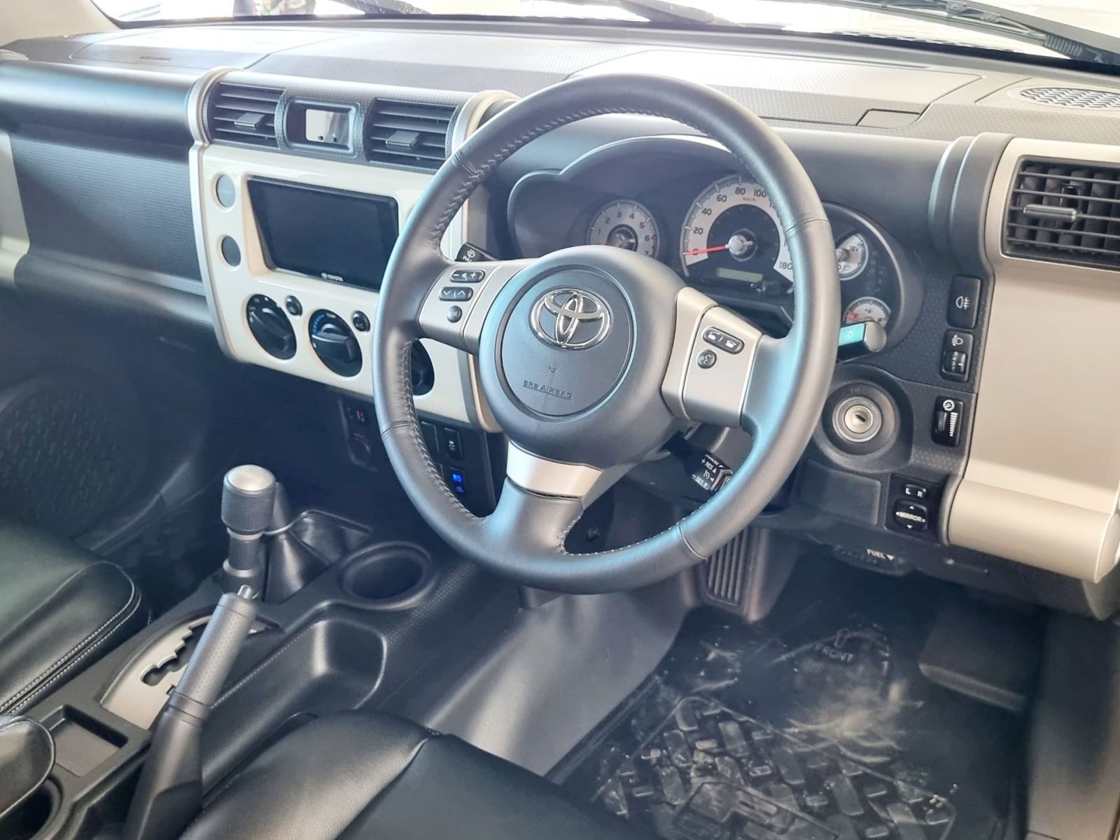 2022 Toyota FJ Cruiser photo 6
