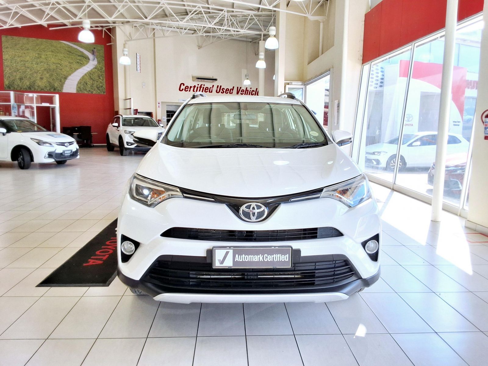 2018 Toyota Rav4 photo 2