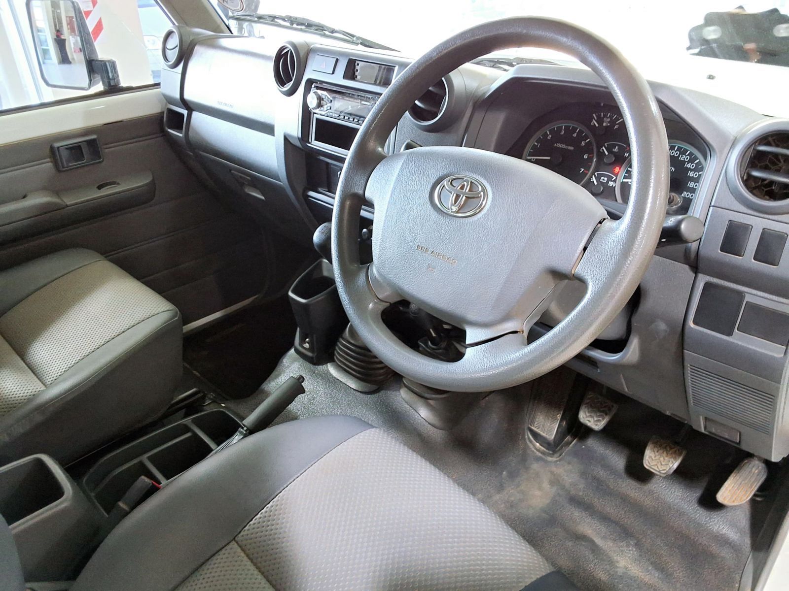 2022 Toyota Land Cruiser photo 5