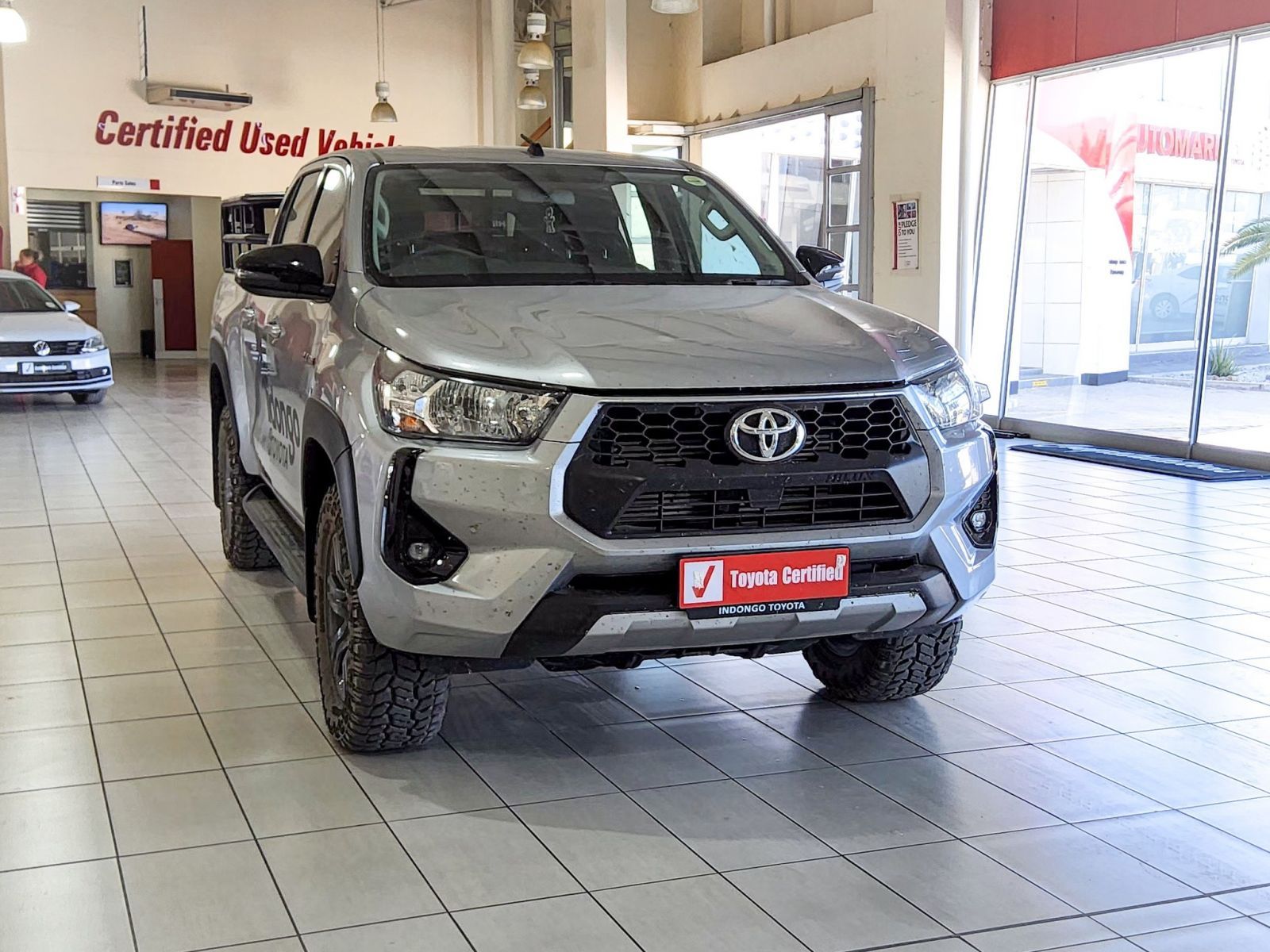 2025 Toyota Hilux photo 2