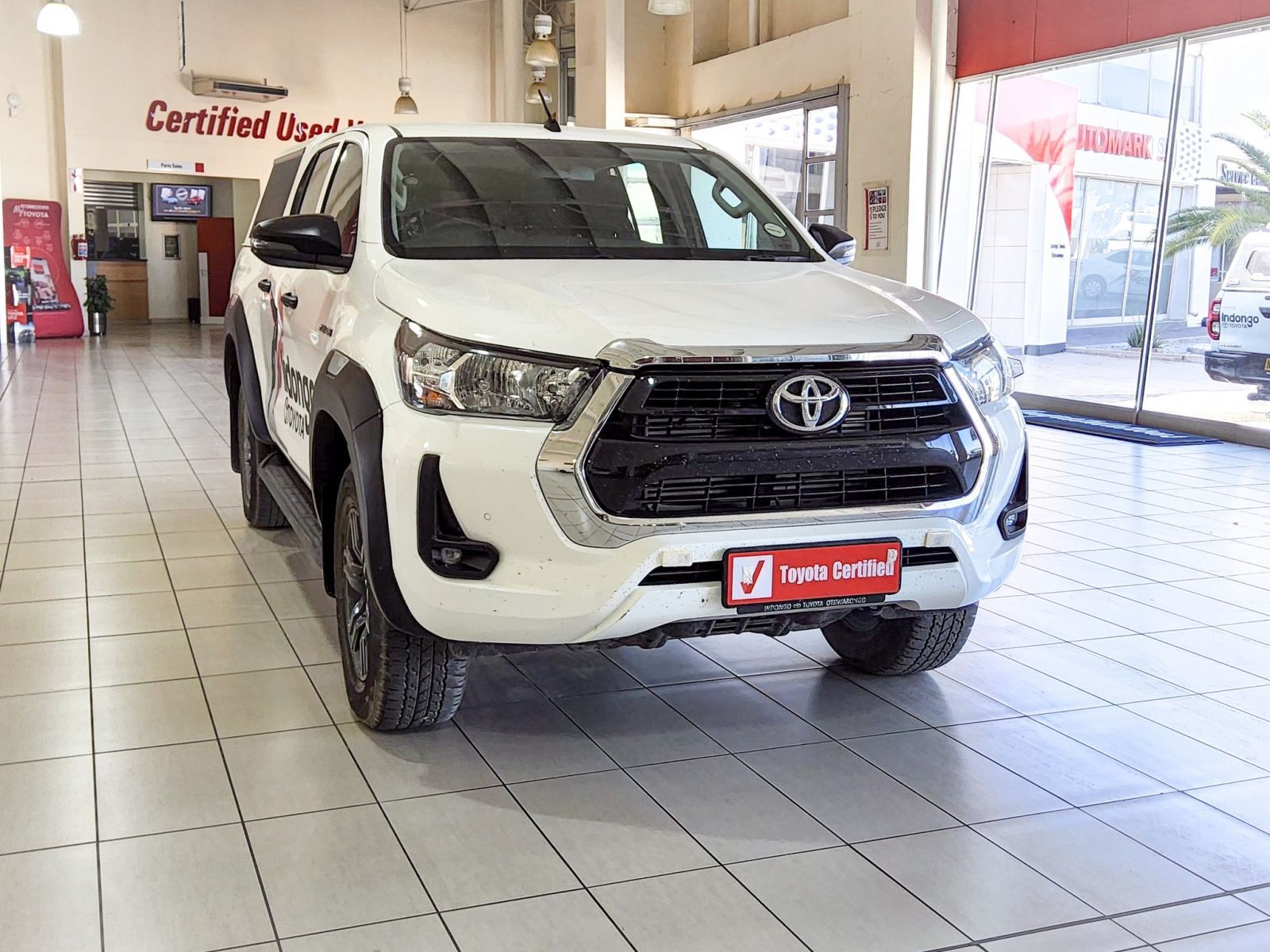 2024 Toyota Hilux photo 2