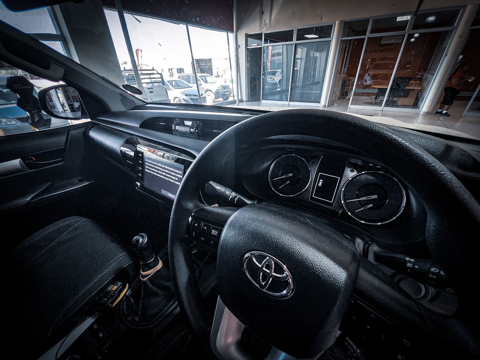 2024 Toyota Hilux photo 4
