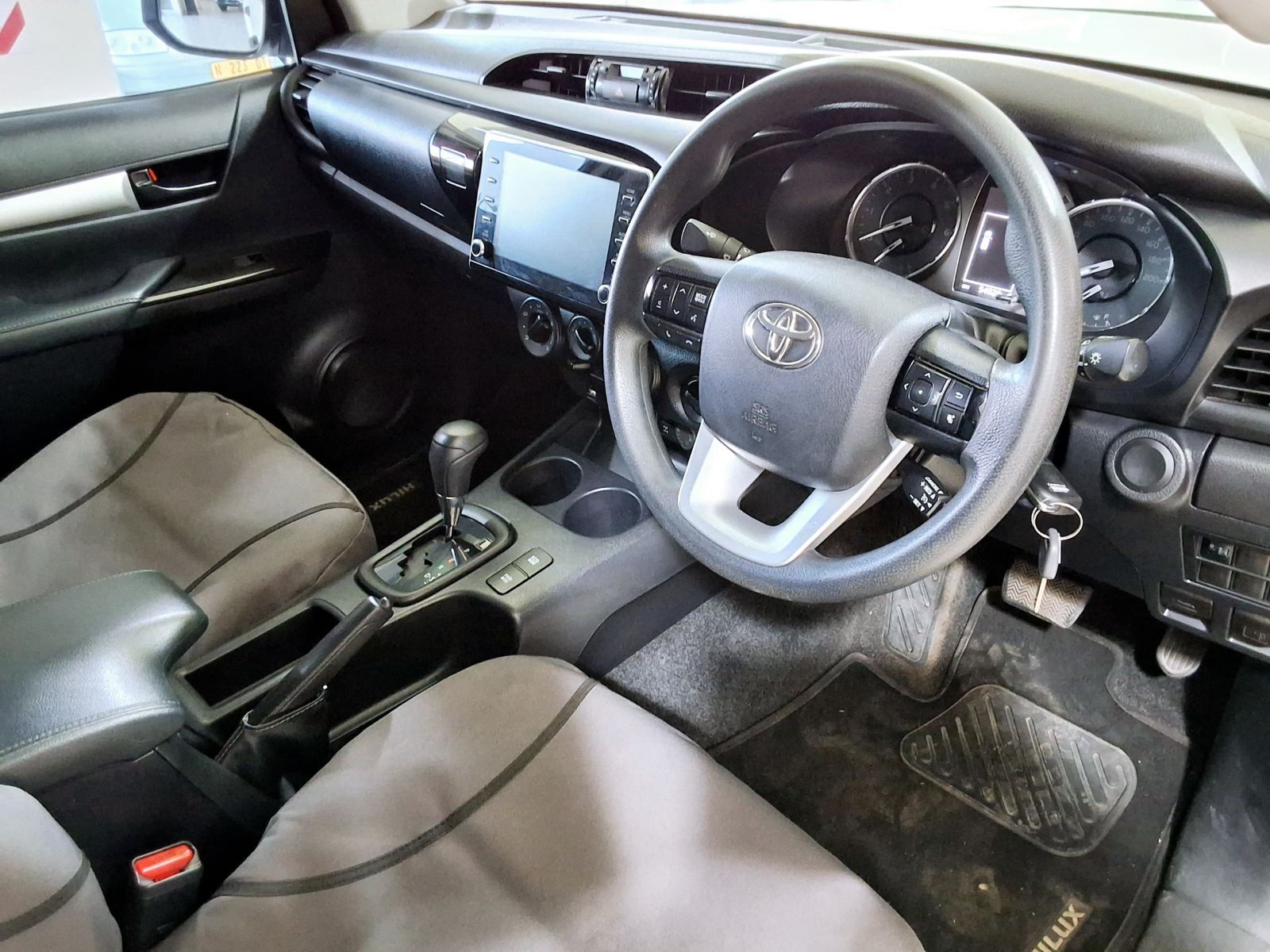 2021 Toyota Hilux photo 5