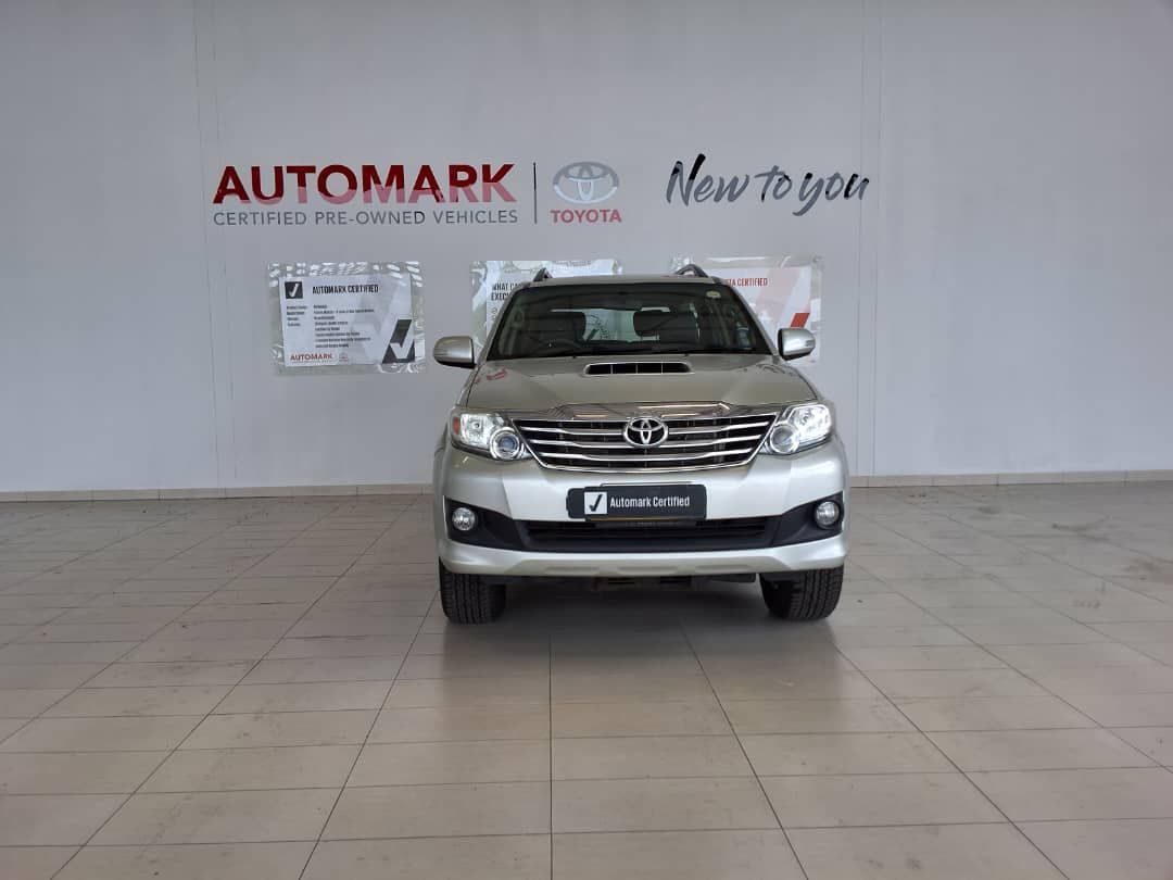 2013 Toyota Fortuner photo 3
