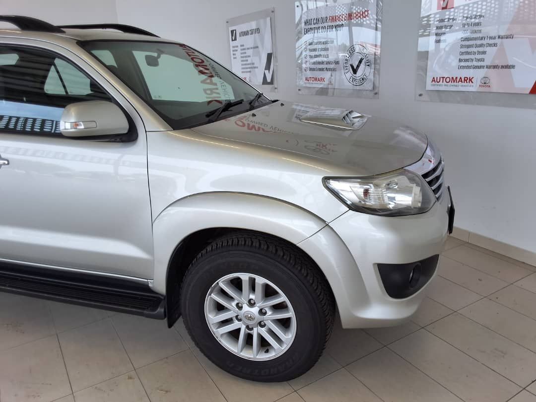 2013 Toyota Fortuner photo 6