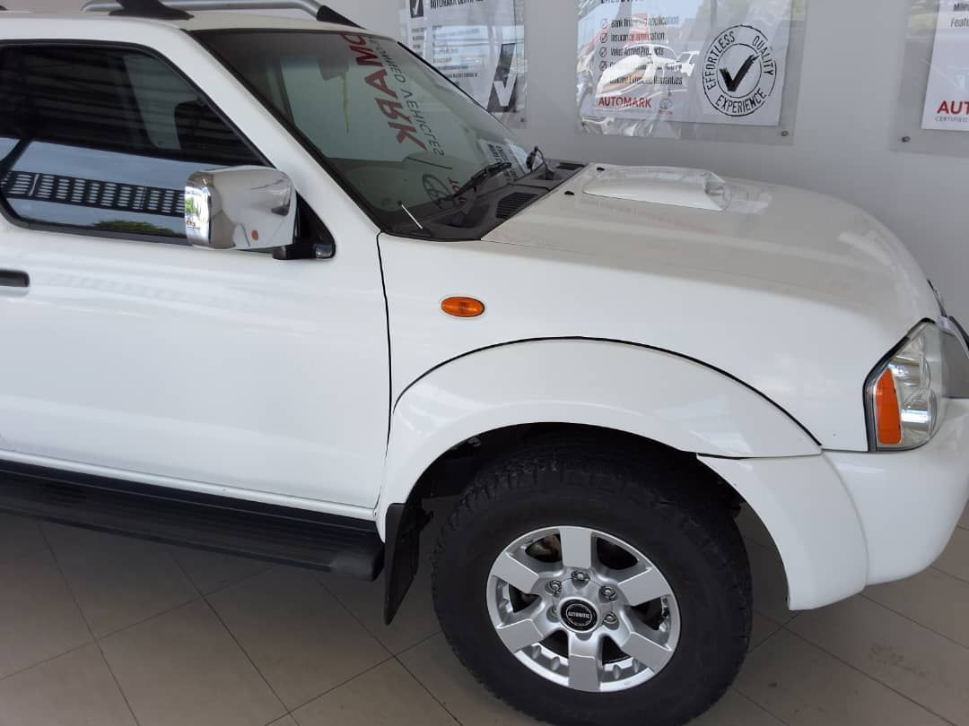 2018 Nissan Hardbody photo 6