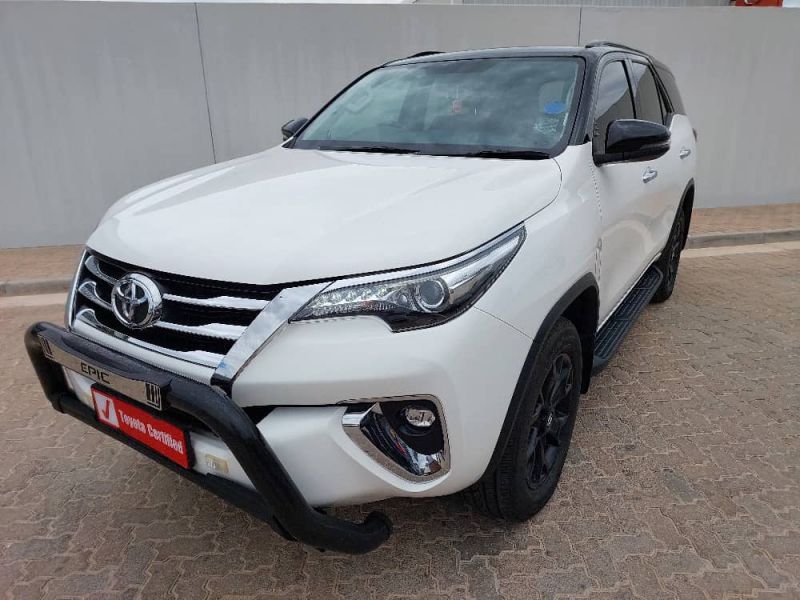 2020 Toyota Fortuner photo 1
