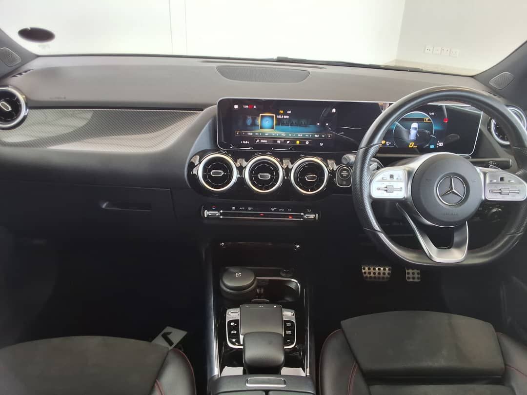 2021 Mercedes-Benz 200 photo 6