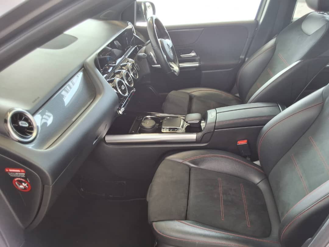 2021 Mercedes-Benz 200 photo 7