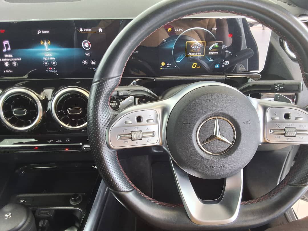 2021 Mercedes-Benz 200 photo 8