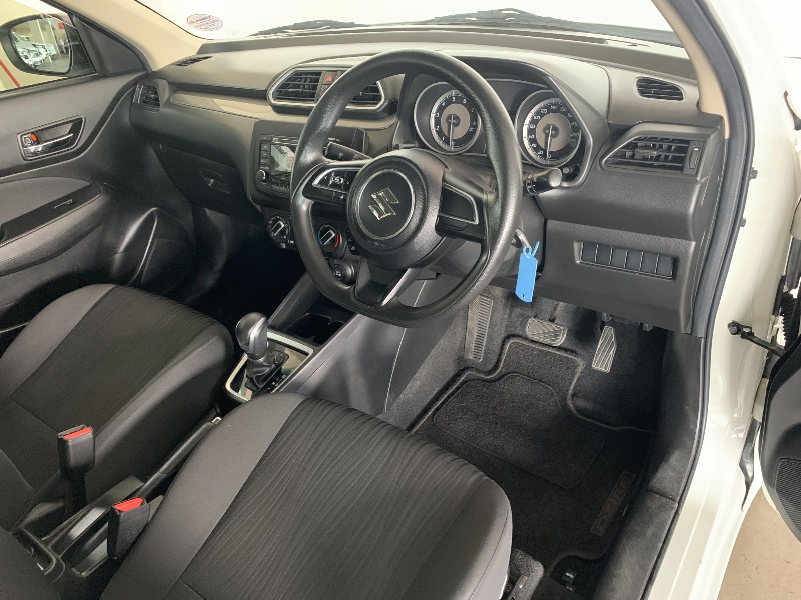 2020 Suzuki Swift photo 6
