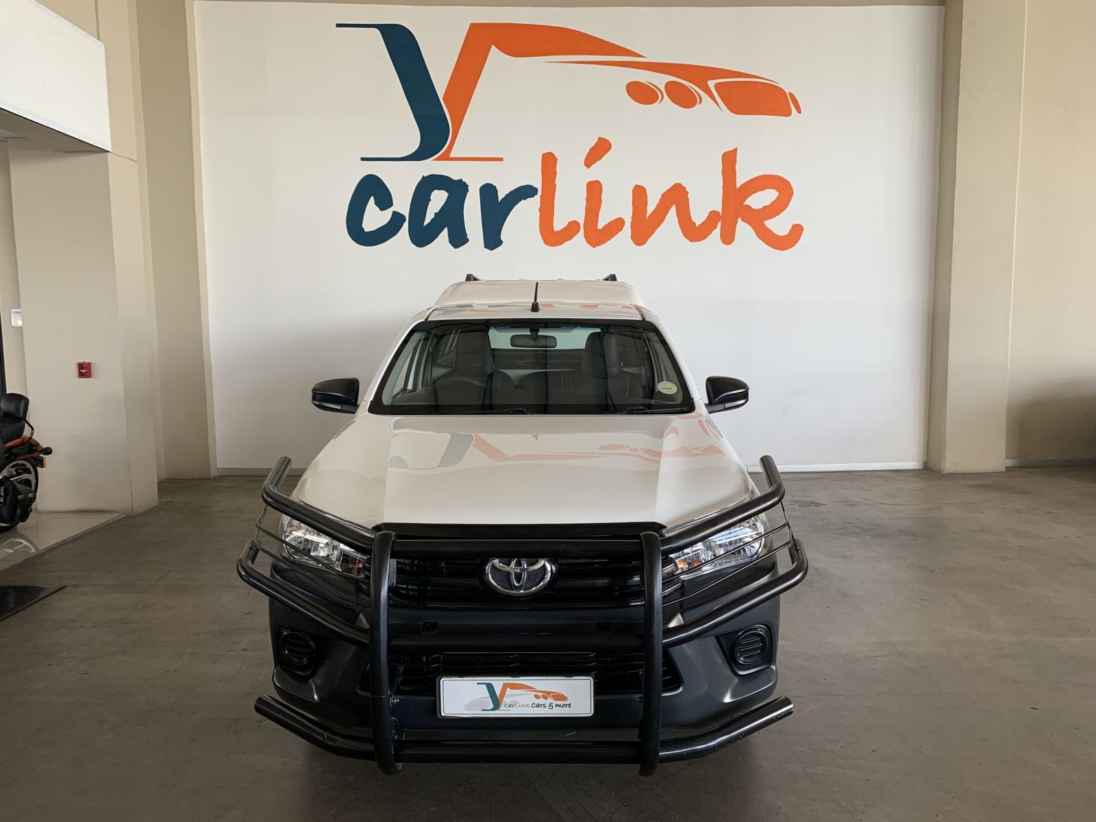 2019 Toyota Hilux photo 2