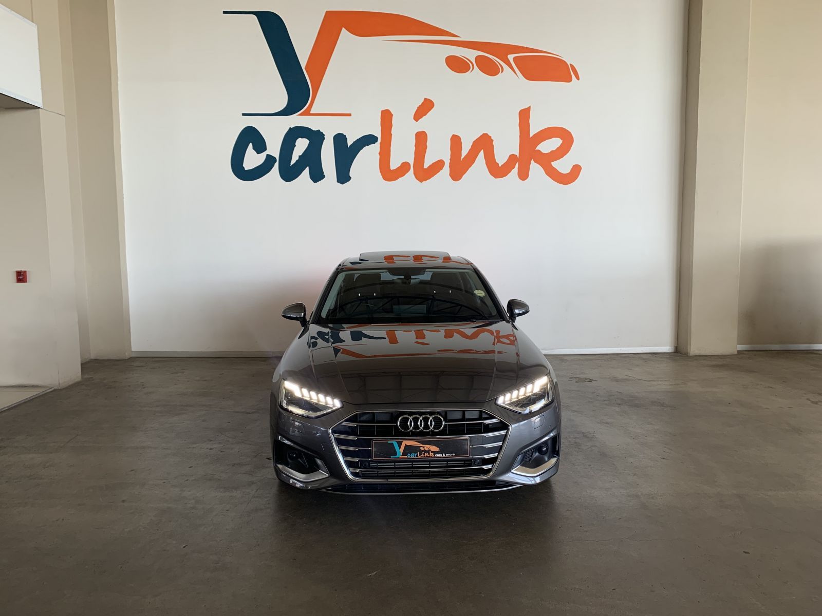 2020 Audi A4 photo 2