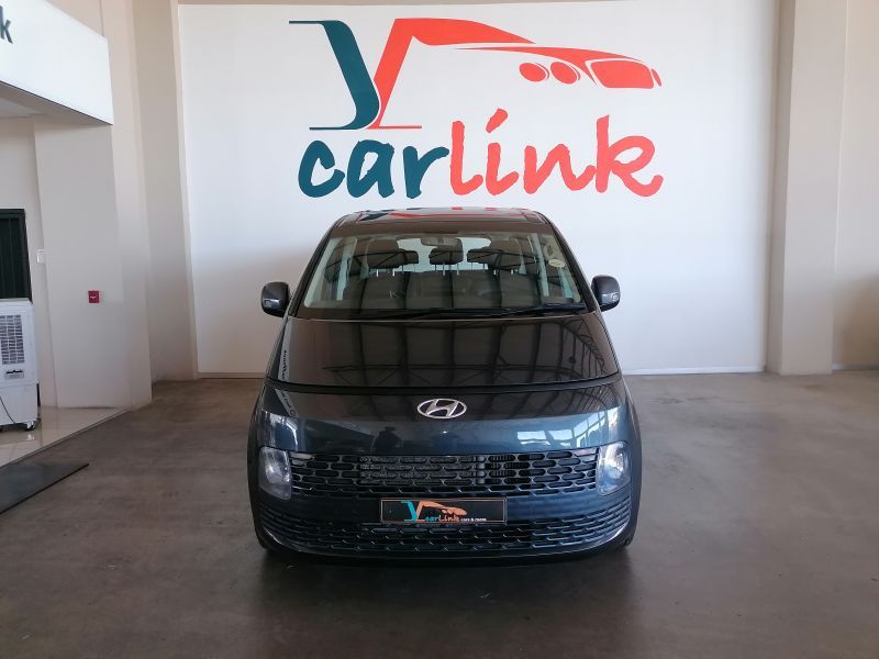 2022 Hyundai Staria photo 2